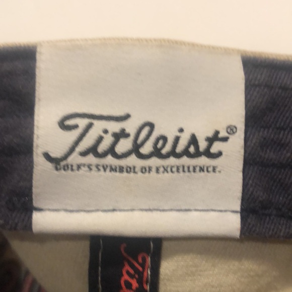 Men’s tan Titleist Pro V1 cap - Picture 8 of 8